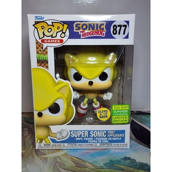 Funko Pop Super Sonic First Appearance #877 Glow SDCC 2022 Summer - Picture 1 of 6